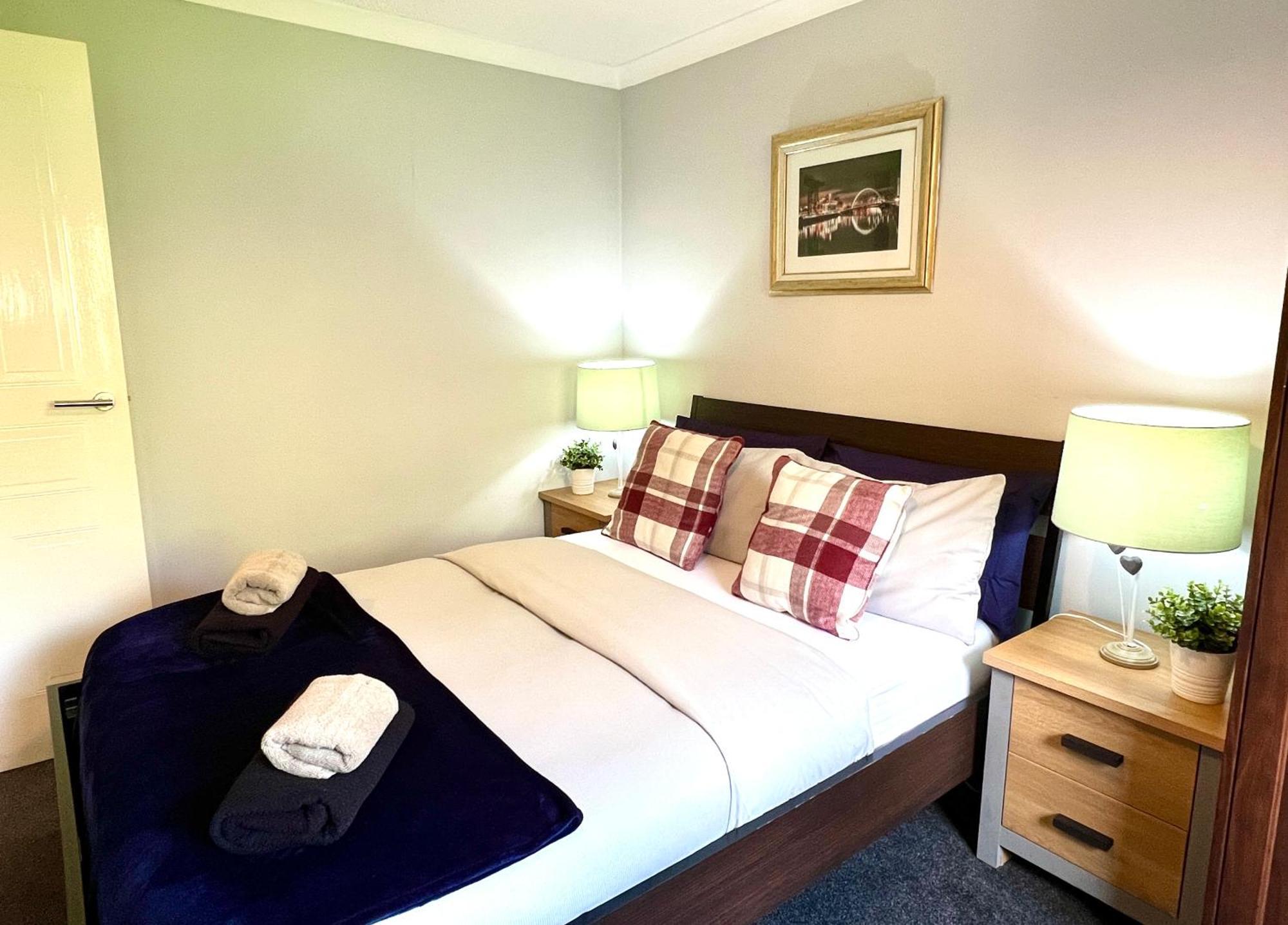Spacious 2 Bed-Flat In Glasgow City - Free Parking מראה חיצוני תמונה